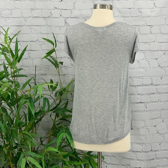 🎉H&M Gray 'You Rock & I'll Roll" Graphic Tee - Picture 4 of 7